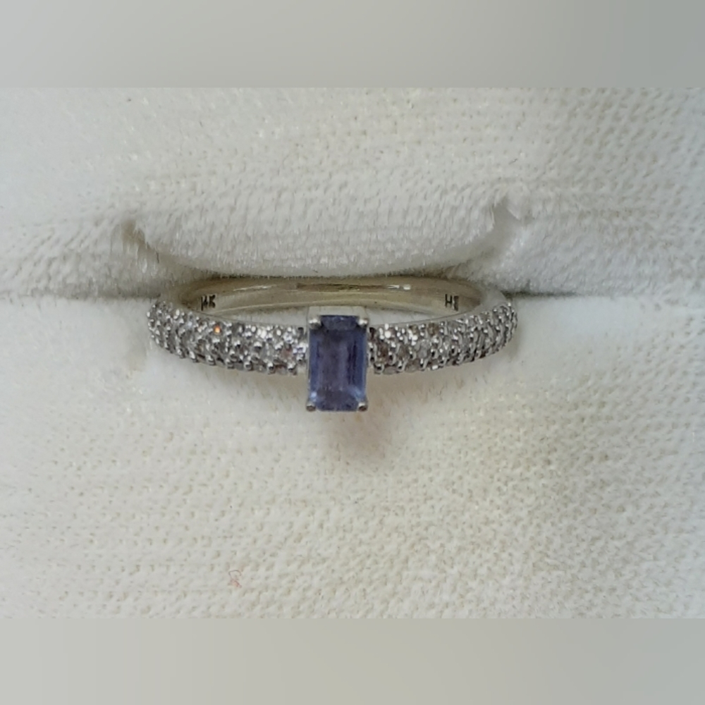 EFFY BH 14K Gold Diamond ring 56 Diamonds with Gemstone center